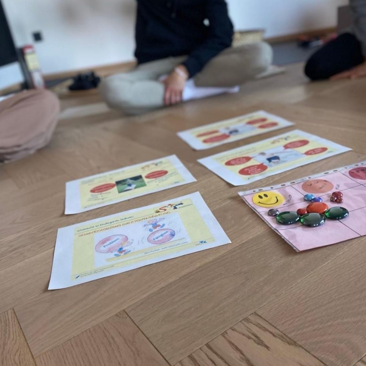 Mit natürlichen Materialien spielen und lernen